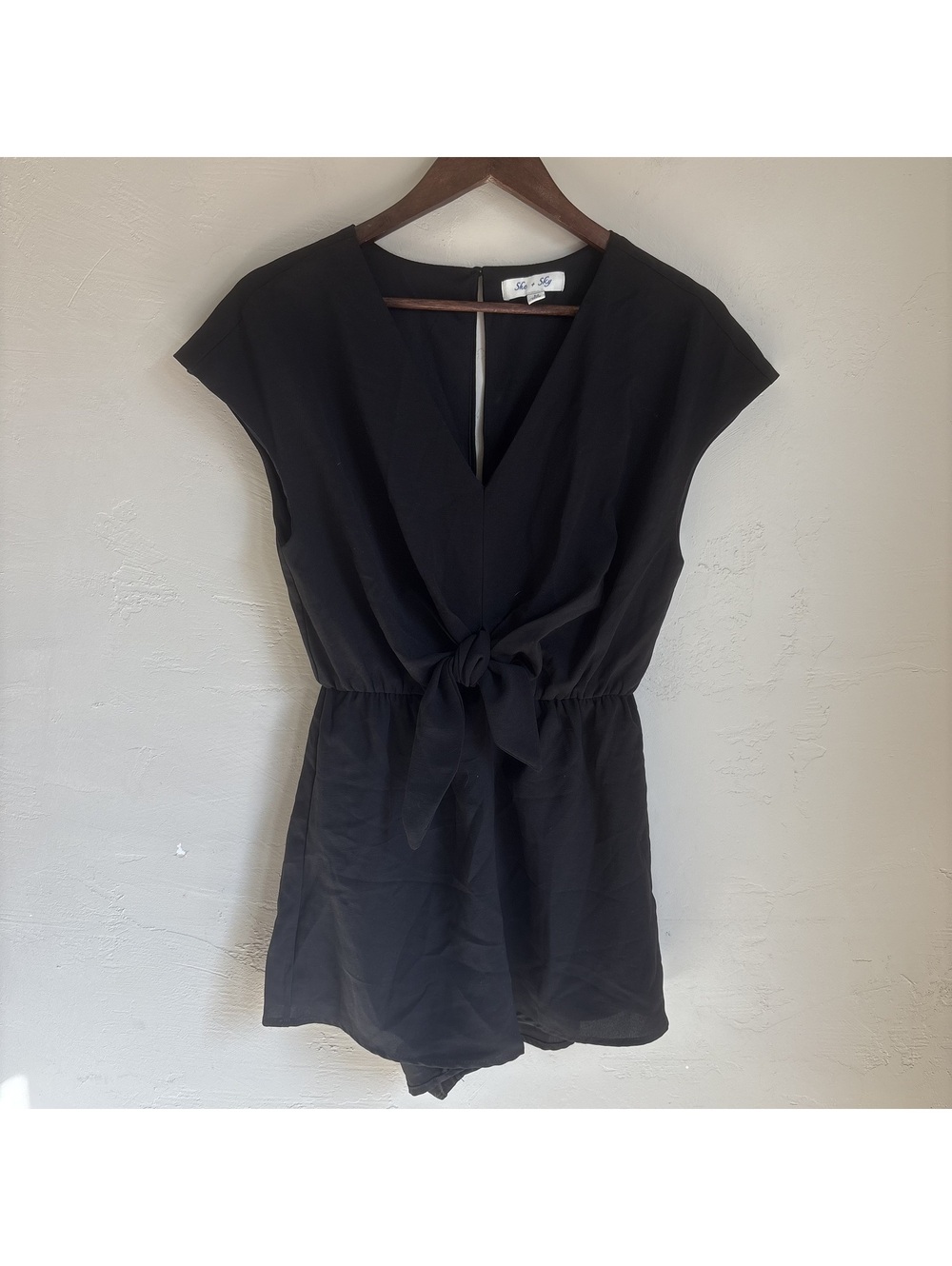 She + Sky Womens Medium Black Front Tie V-Neck Cap Sleeve  Romper Jumpsuit
